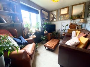 Sitting Room/Snug- click for photo gallery